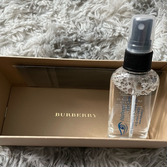 Authentic Burberry sunglasses with case and box - Picture 5 of 8